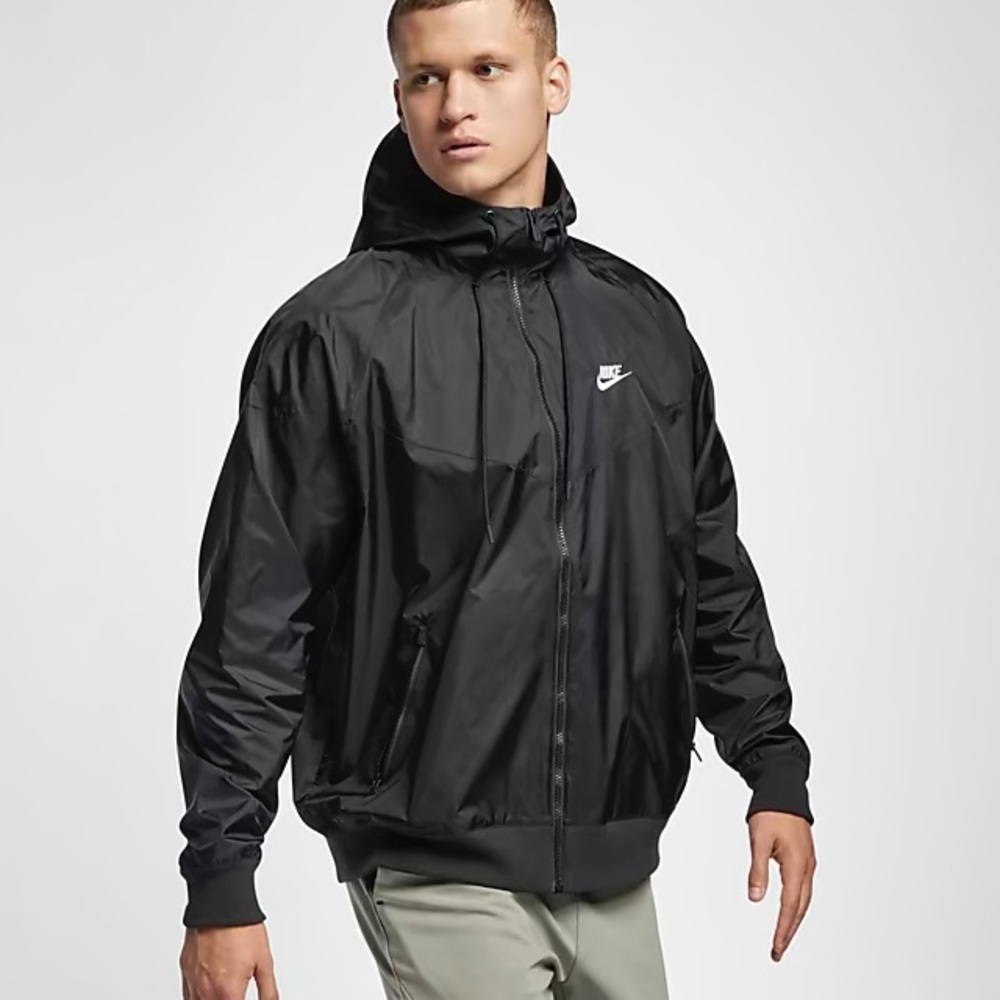 MEN’S NIKE SPORTSWEAR BLACK WINDRUNNER JACKET